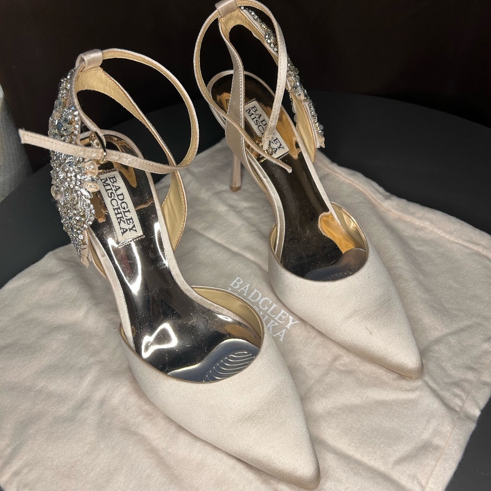 Badgley Mischka Embellished Pumps